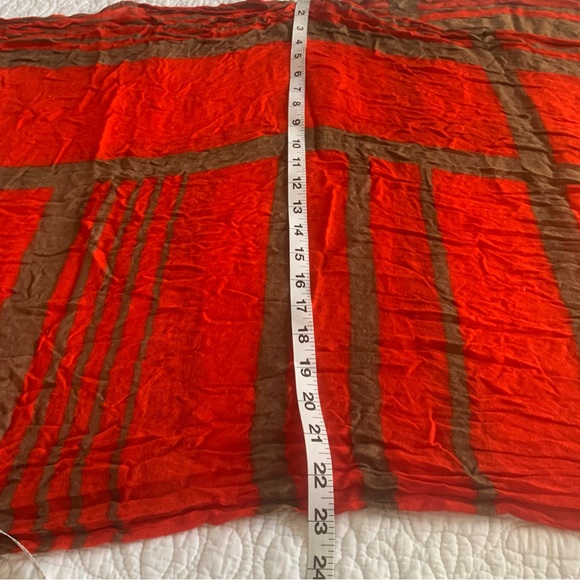 Bold red and brown scarf lightweight dress up your jeans and top add this scarf - Picture 4 of 4